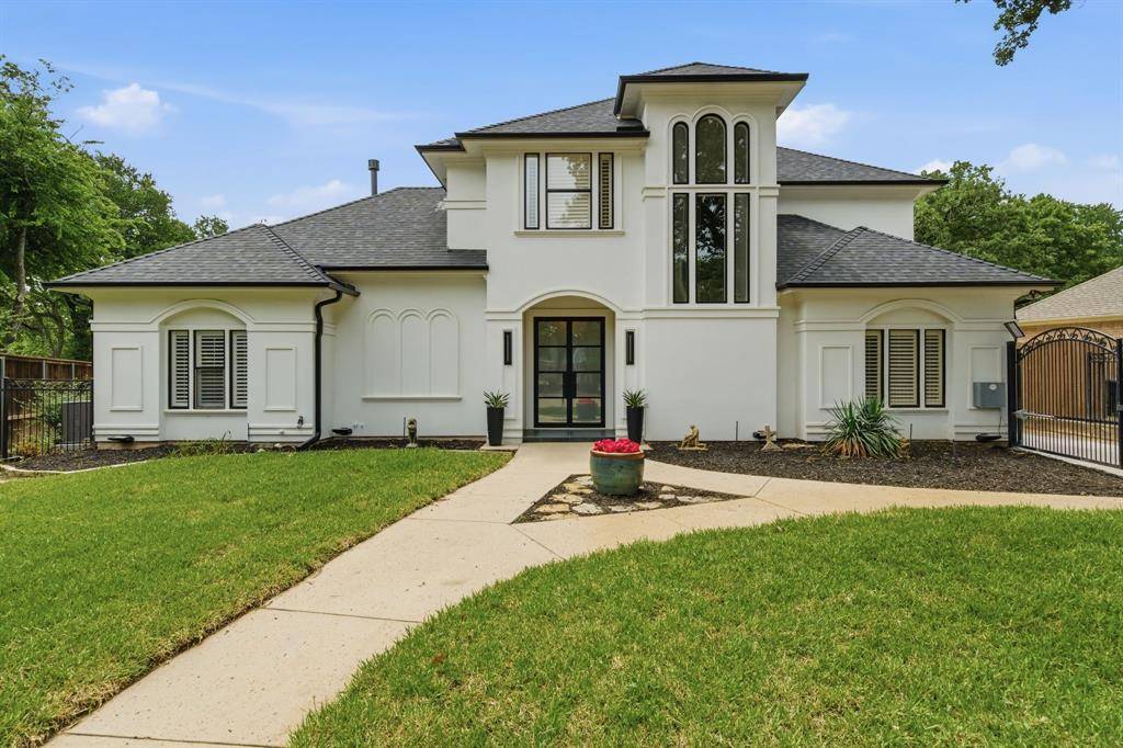 3636 Chateaux Lane, Hurst, TX 76054