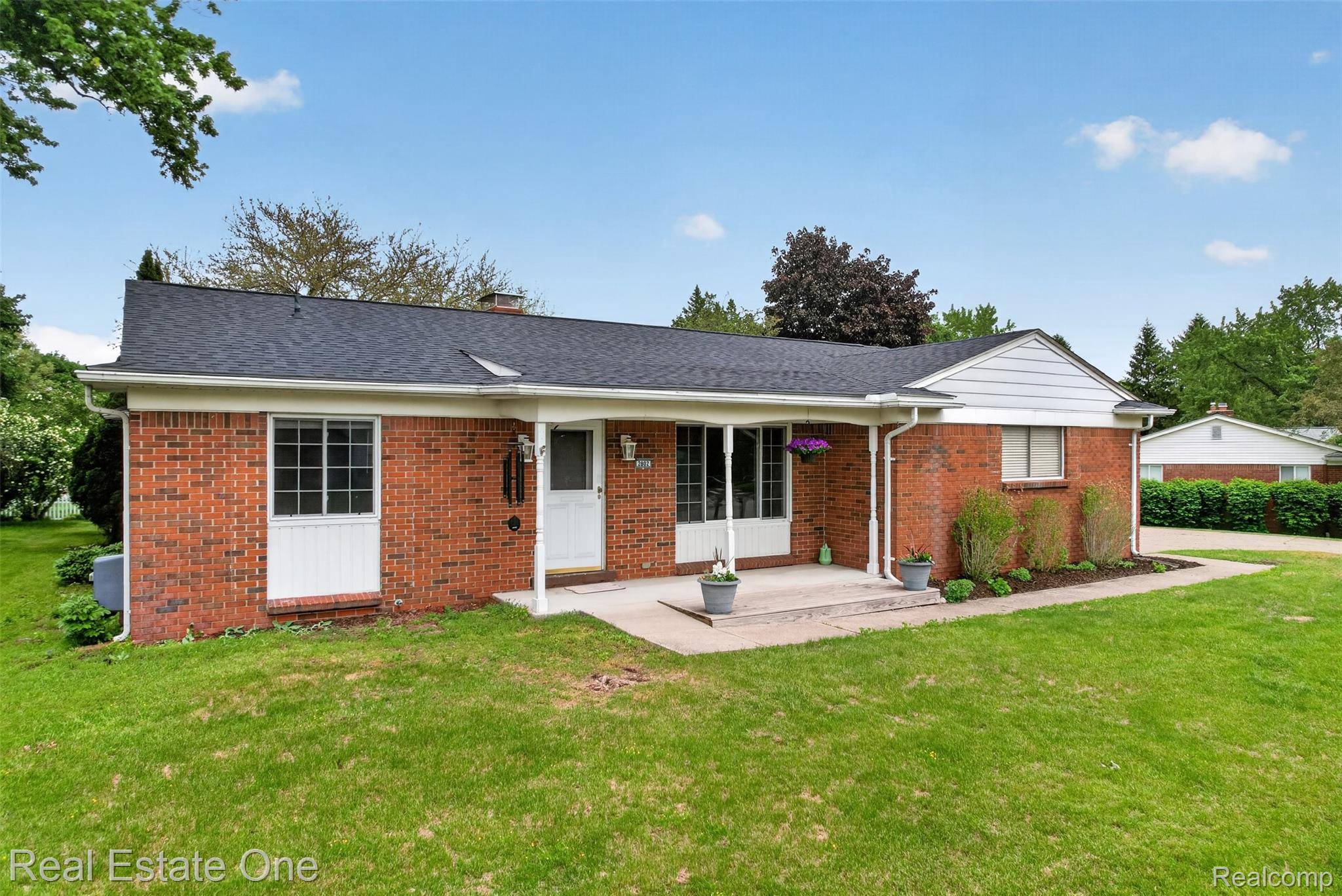 2802 Costa Mesa RD, Waterford Charter Township, MI 48329