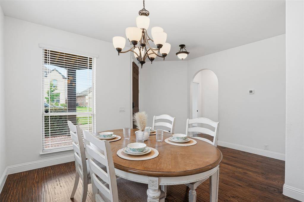 1122 Alderwood Drive, Justin, TX 76247