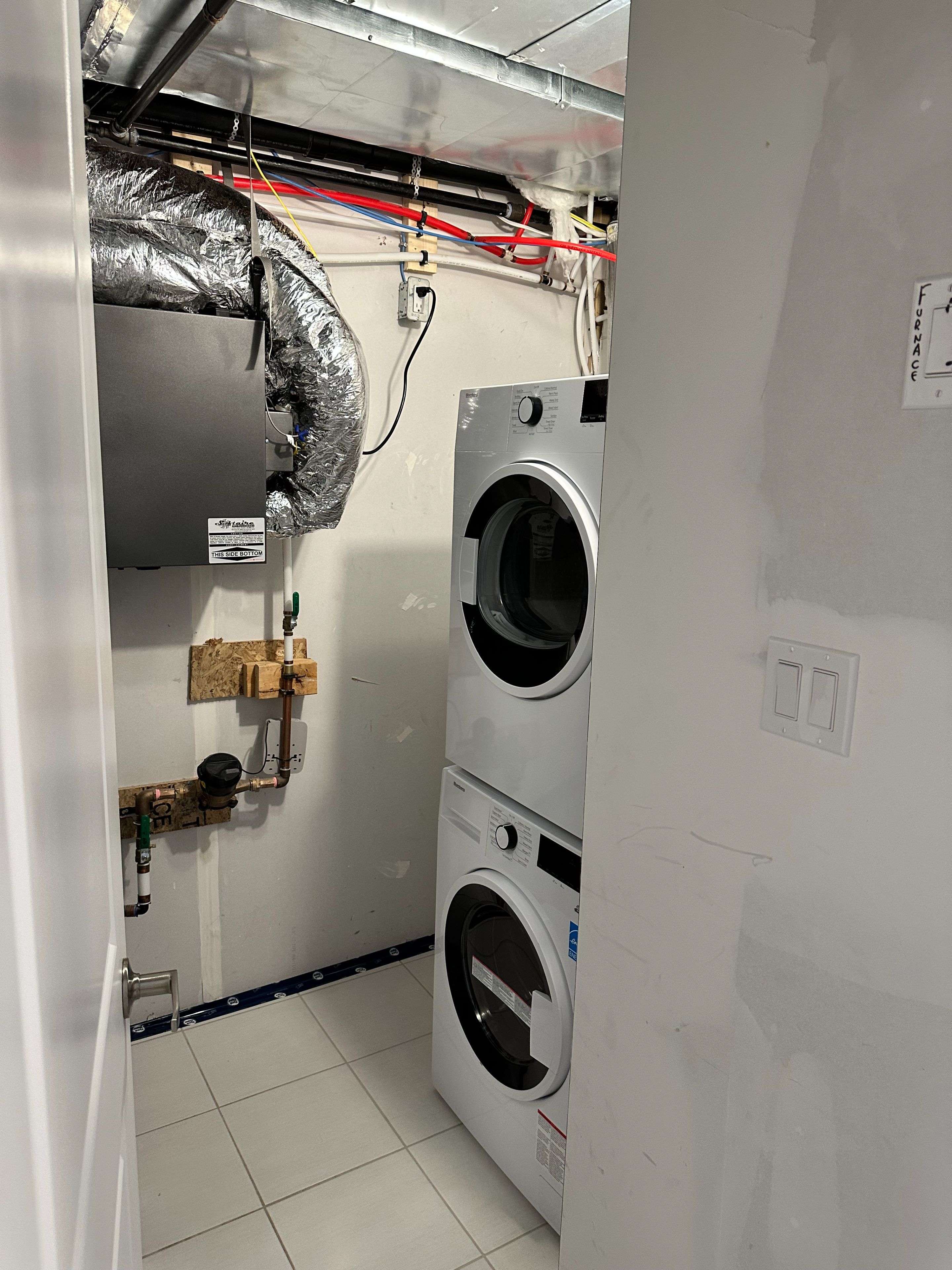 163 Hunt ST N #101, Ajax, ON L1S 7M3