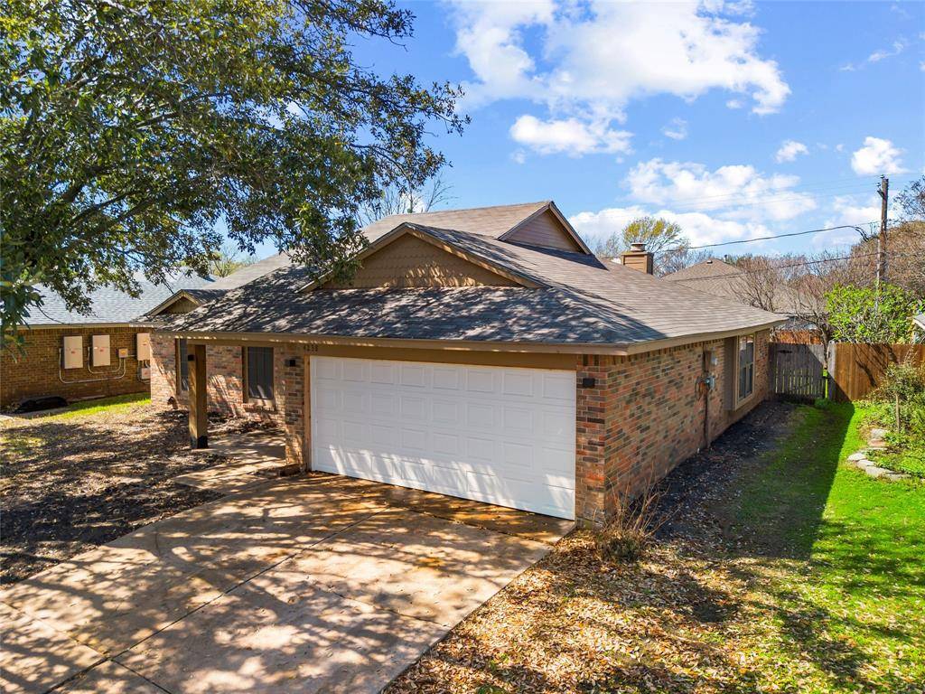 4238 Emerson Drive, Grand Prairie, TX 75052