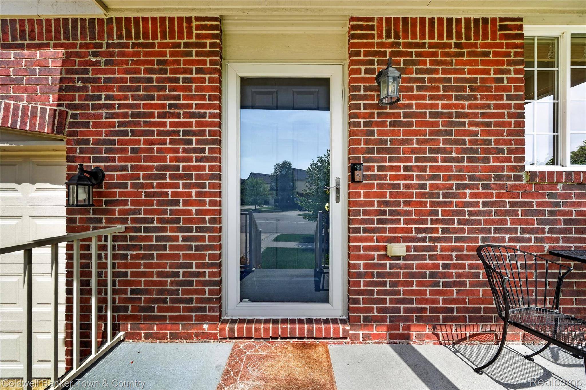 28294 Cottage LN, Lyon Charter Township, MI 48165