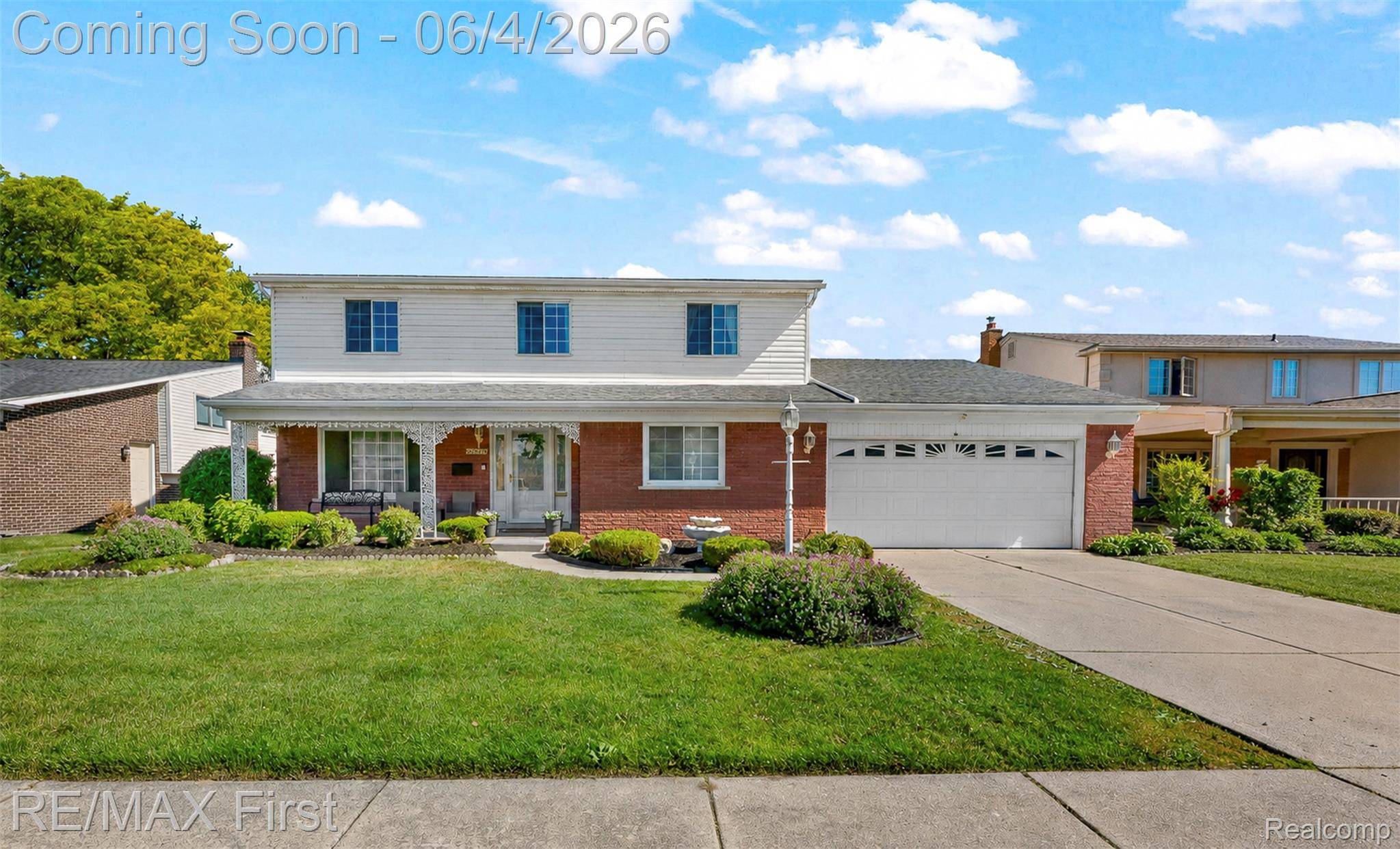26376 Lawrence DR, Dearborn Heights, MI 48127