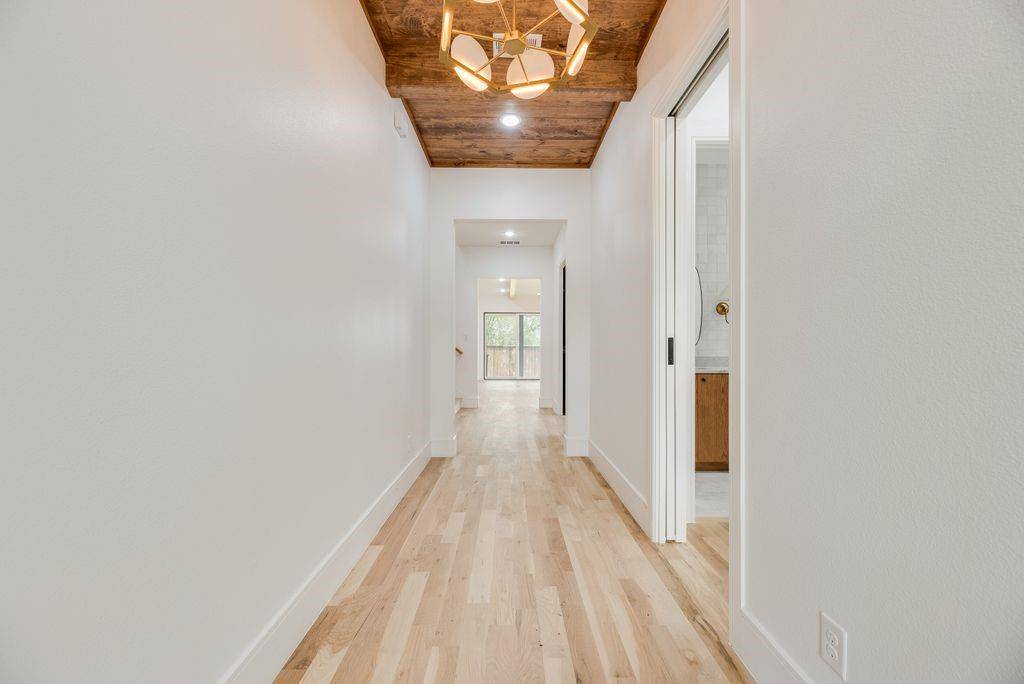 6367 Mccommas Boulevard, Dallas, TX 75214
