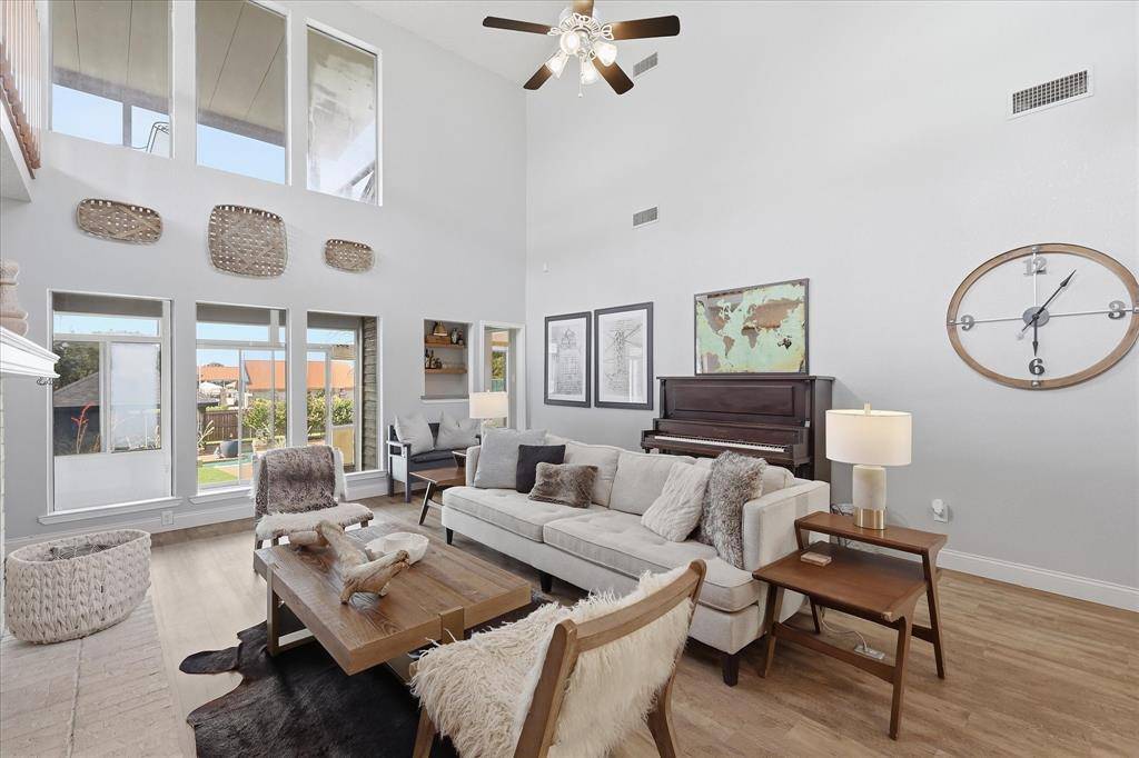 301 Chapelwood Drive, Colleyville, TX 76034