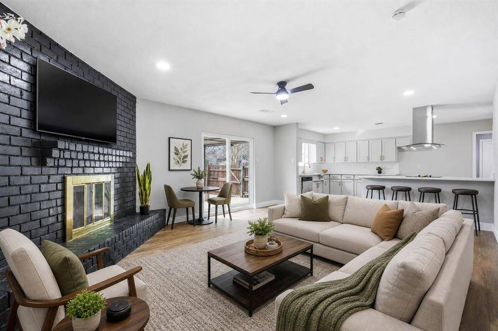 1708 Park Ridge Terrace, Arlington, TX 76012