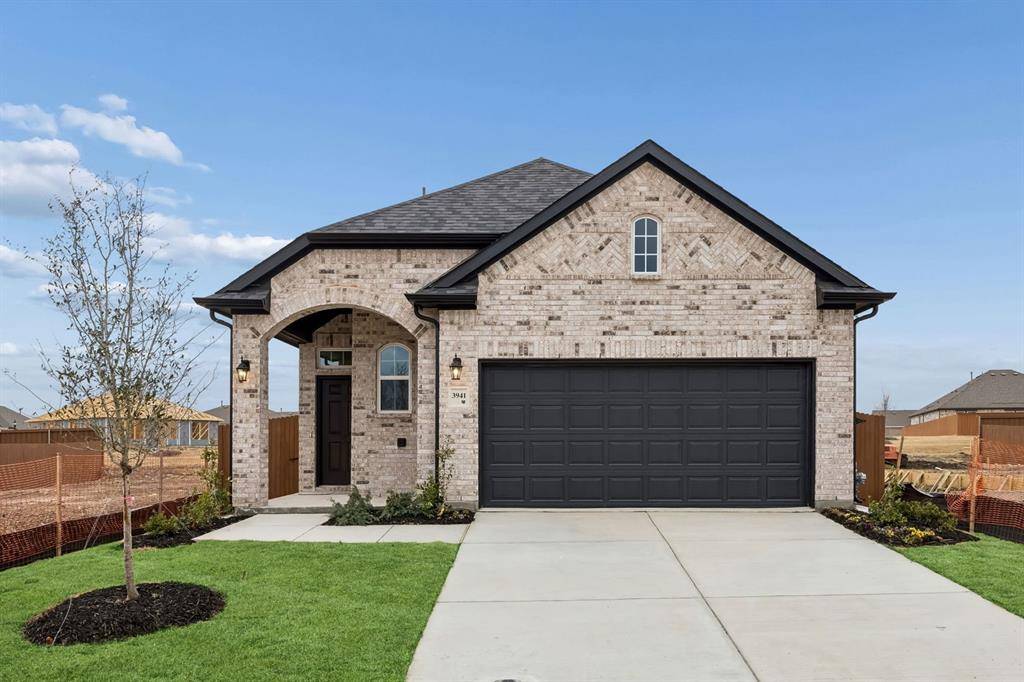 3941 Lakefield Drive, Heartland, TX 75114