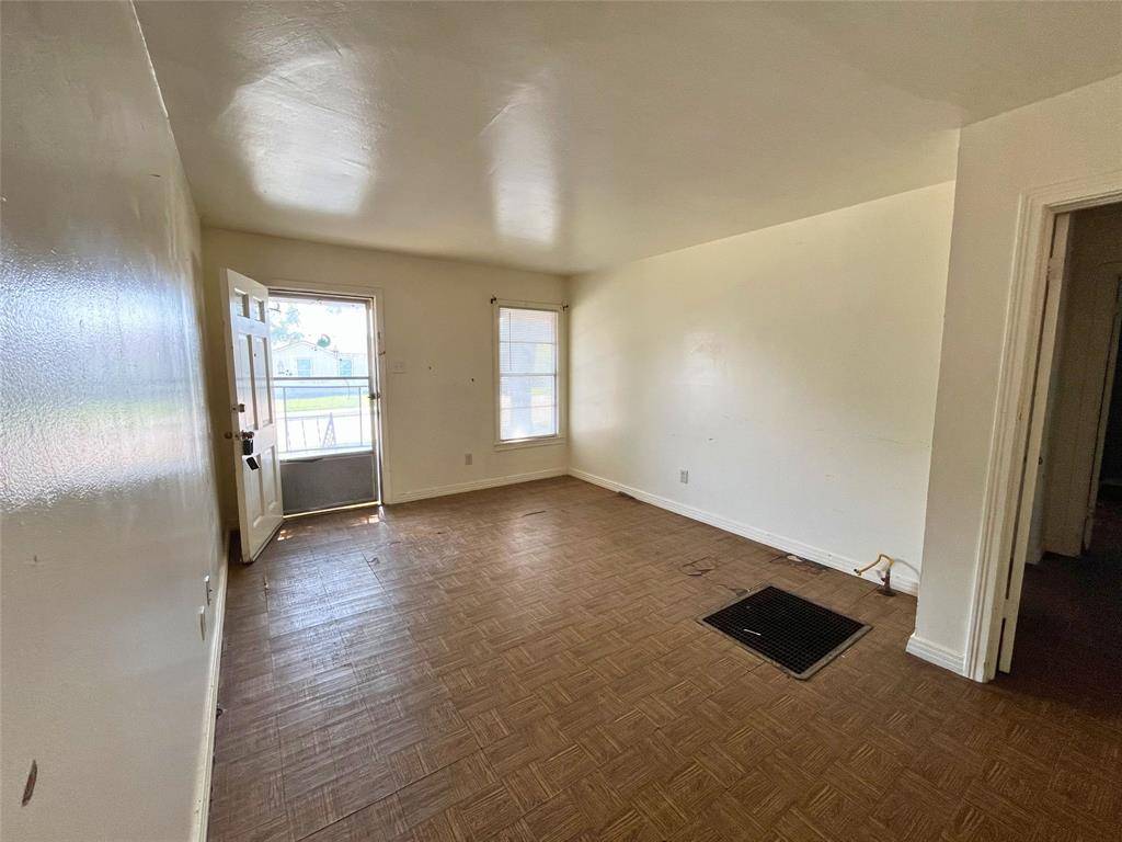 4232 5th Avenue, Fort Worth, TX 76115