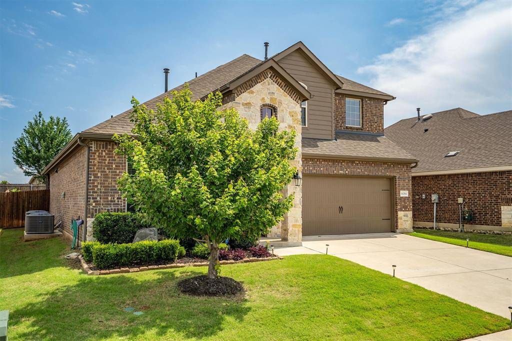 11204 Glover Lane, Aubrey, TX 76227