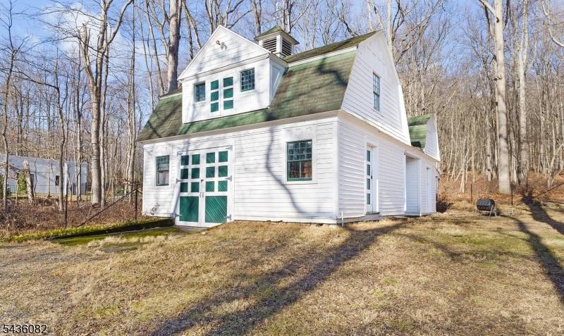 211 Mountainside Rd, Mendham Twp., NJ 07945