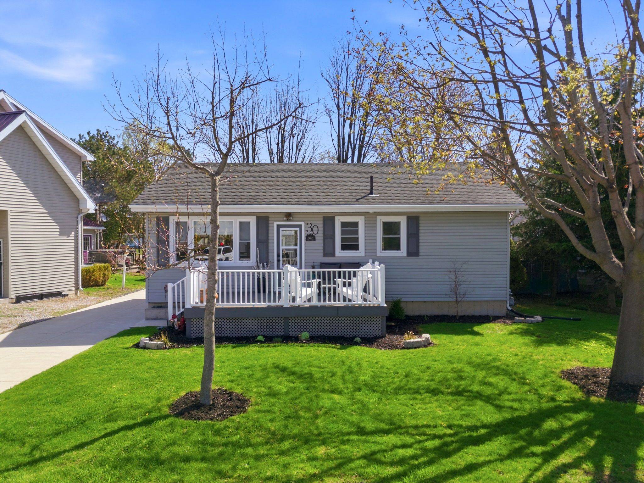 30 Sauble River RD, Lambton Shores, ON N0M 1T0