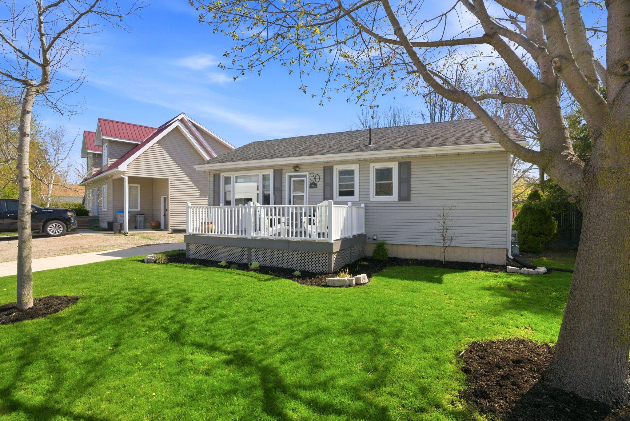 30 Sauble River RD, Lambton Shores, ON N0M 1T0