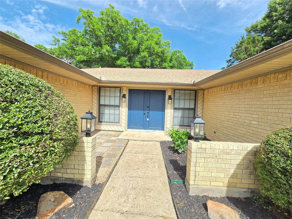 1507 Clover Hill Road, Mansfield, TX 76063