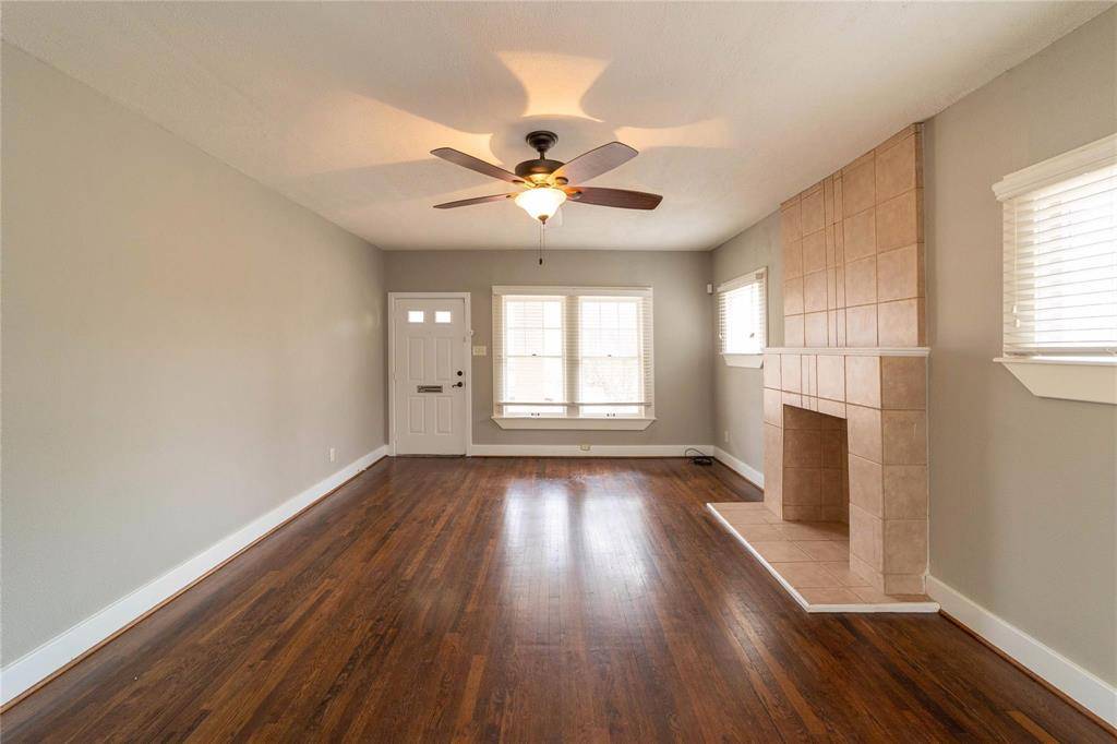 2226 W Rosedale Street S #100, Fort Worth, TX 76110