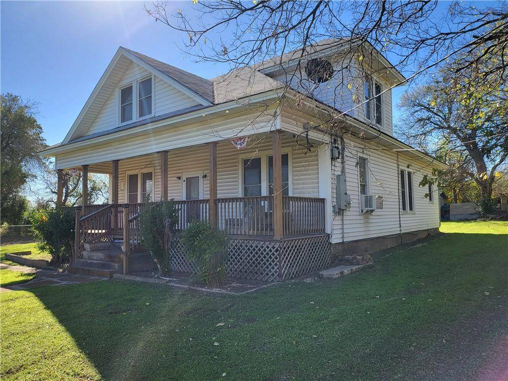 426 N Houston Street, Lorena, TX 76655