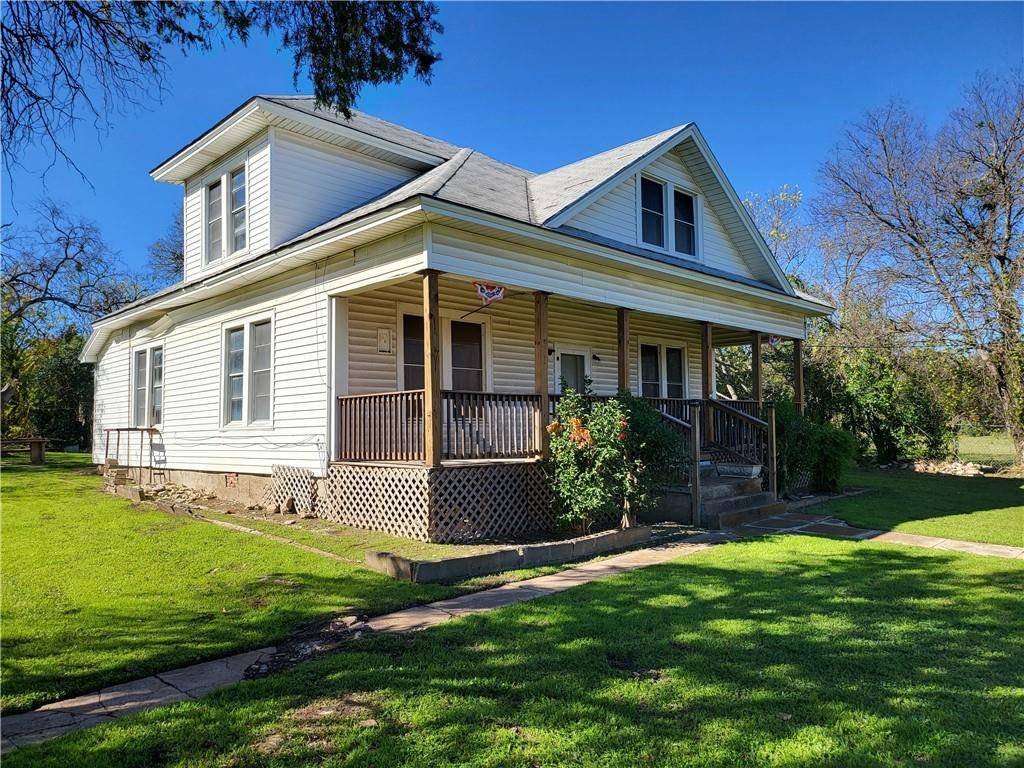 426 N Houston Street, Lorena, TX 76655