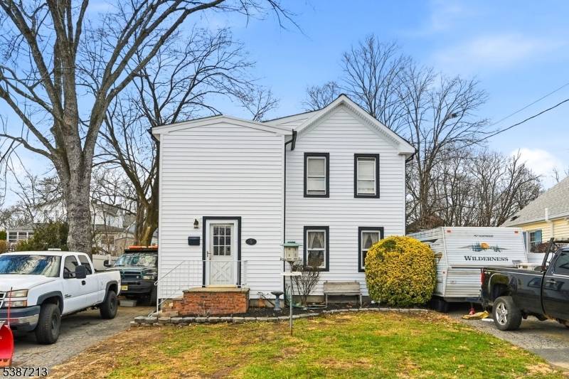 5 Storms Pl, Wanaque Boro, NJ 07420