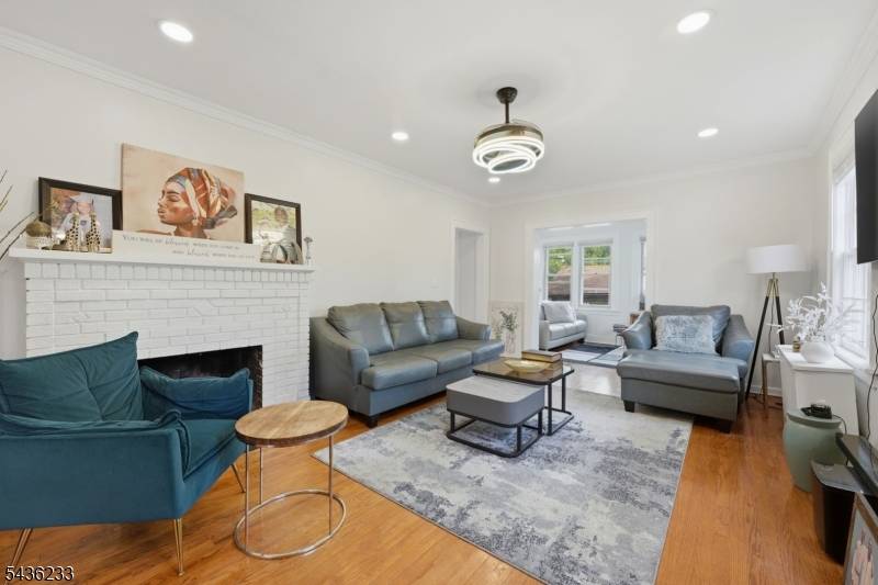 285 W Hudson Ave, Englewood City, NJ 07631
