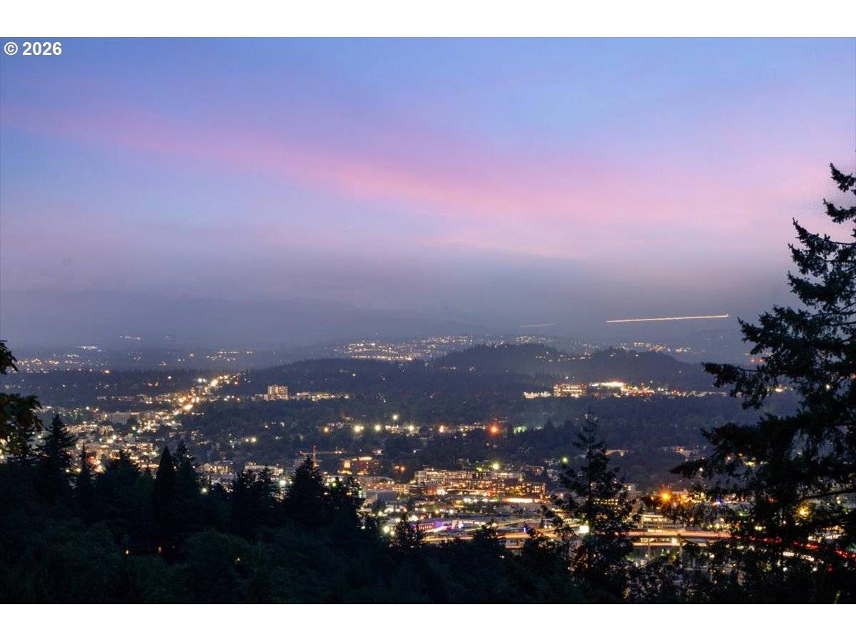 3215 SW SHERWOOD PL, Portland, OR 97201