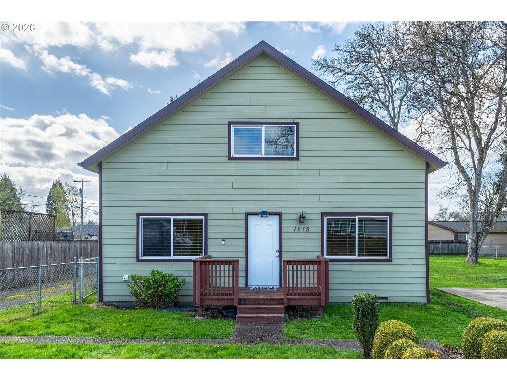 1215 30TH AVE, Longview, WA 98632