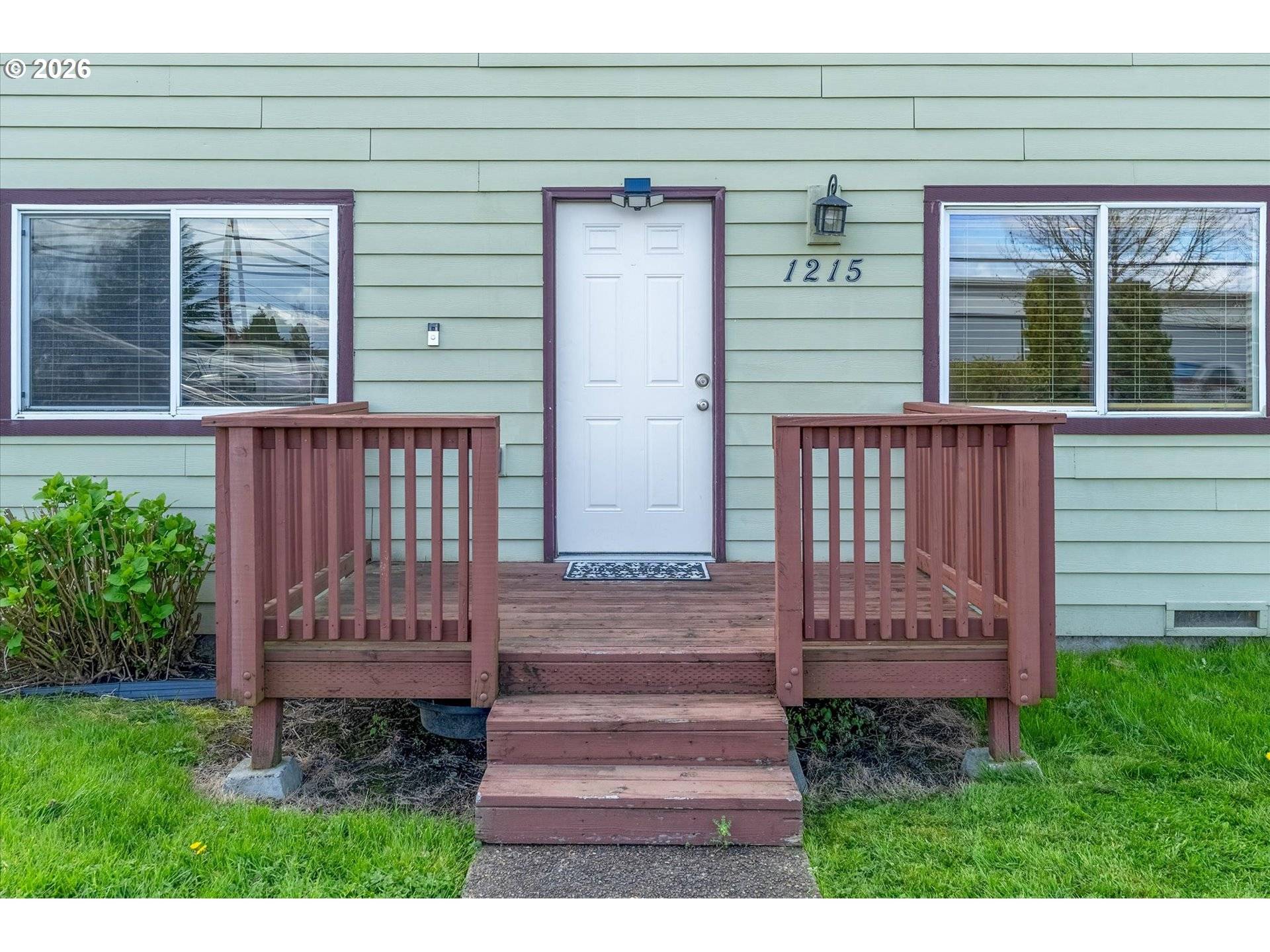 1215 30TH AVE, Longview, WA 98632