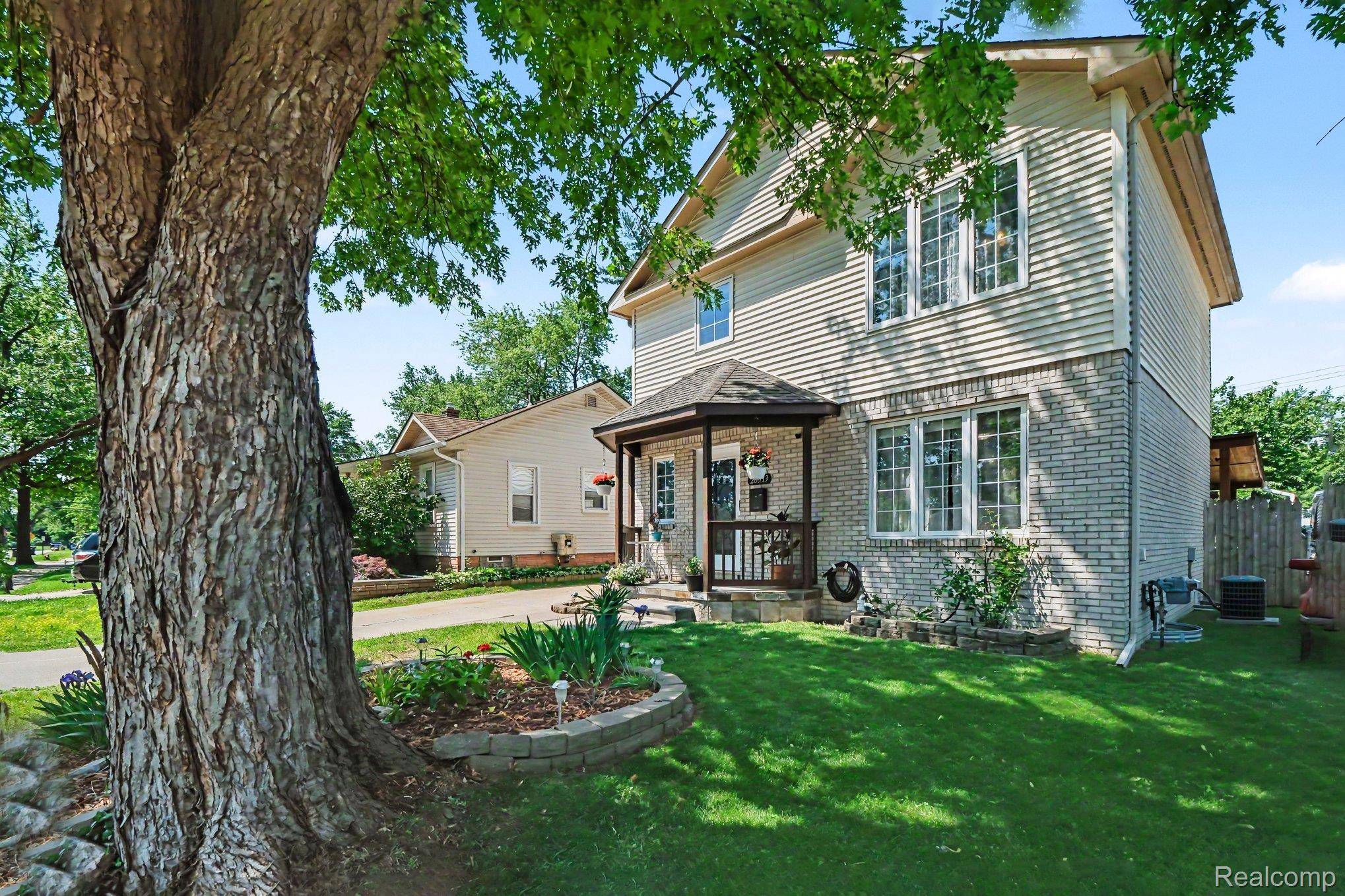 26633 Rialto ST, Madison Heights, MI 48071