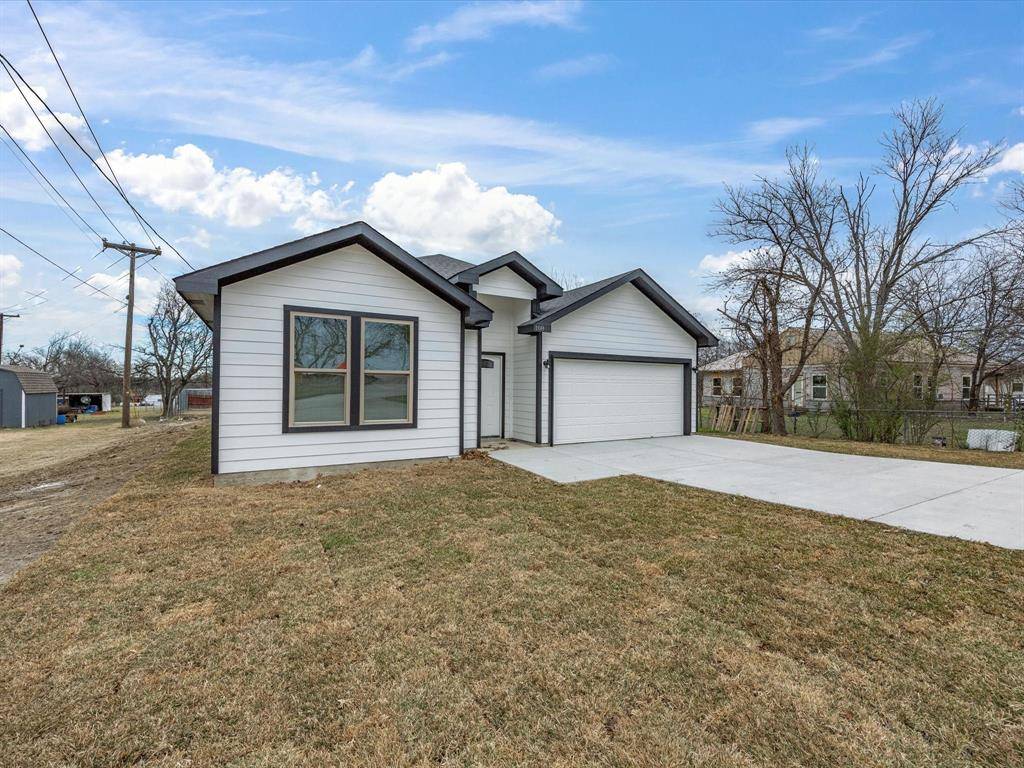 108 N Couch Street, Italy, TX 76651