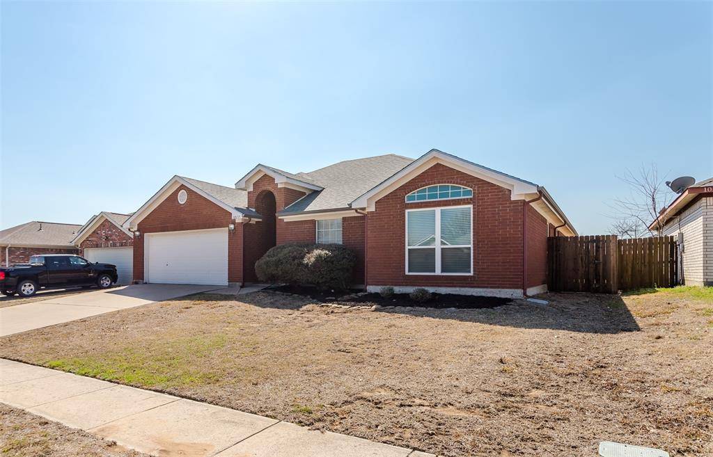 1017 Caleb Street, Burleson, TX 76028