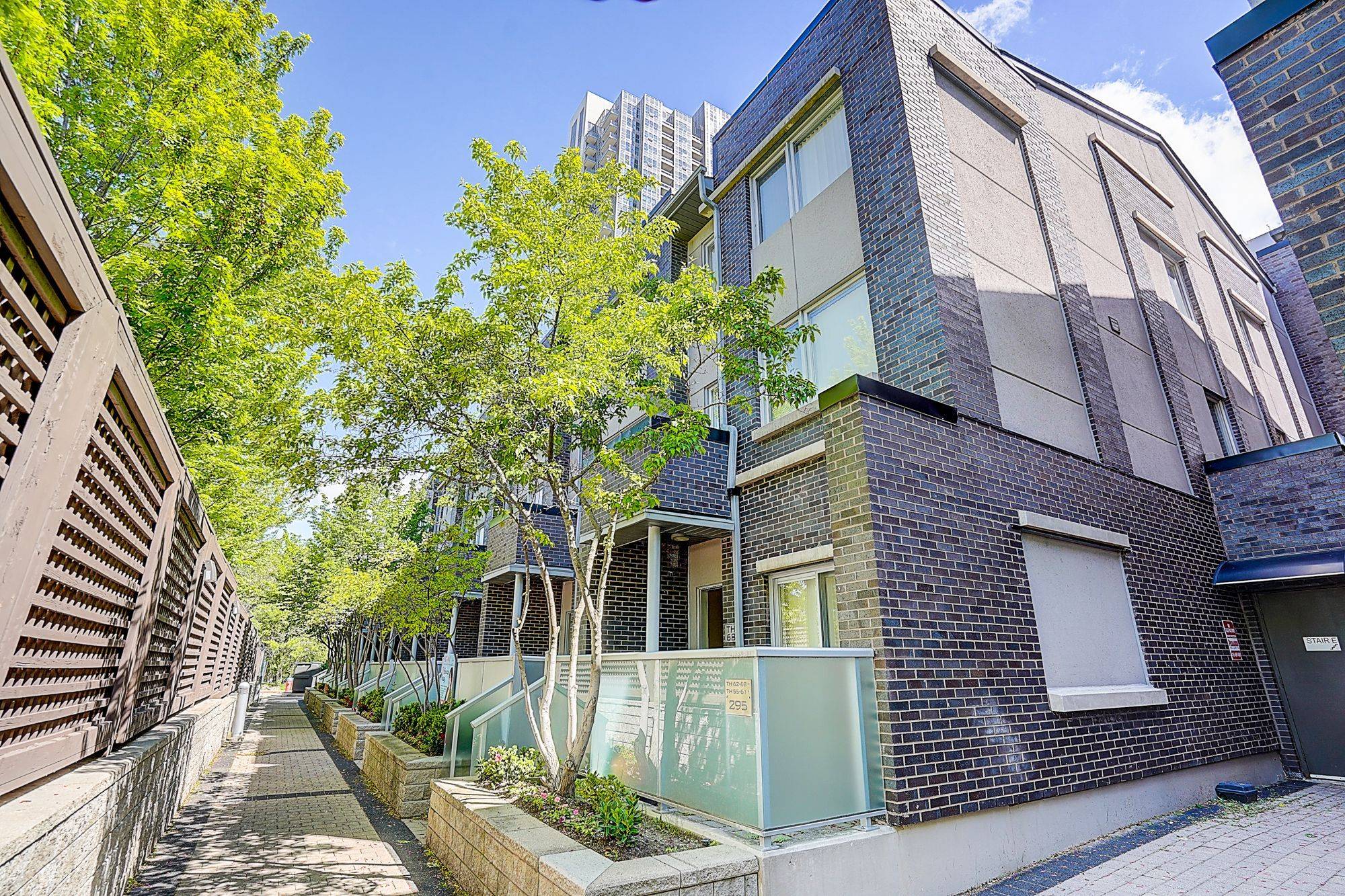 295 Village Green SQ #67, Toronto E07, ON M1S 0L2