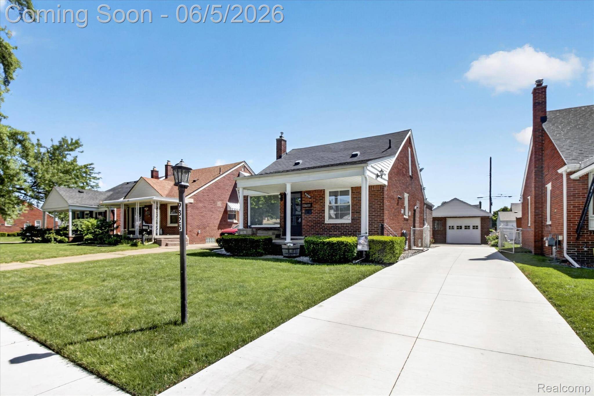 9825 Becker AVE, Allen Park, MI 48101