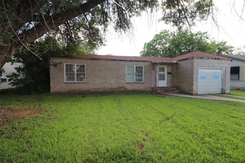 2111 Southside Street, Brownwood, TX 76801