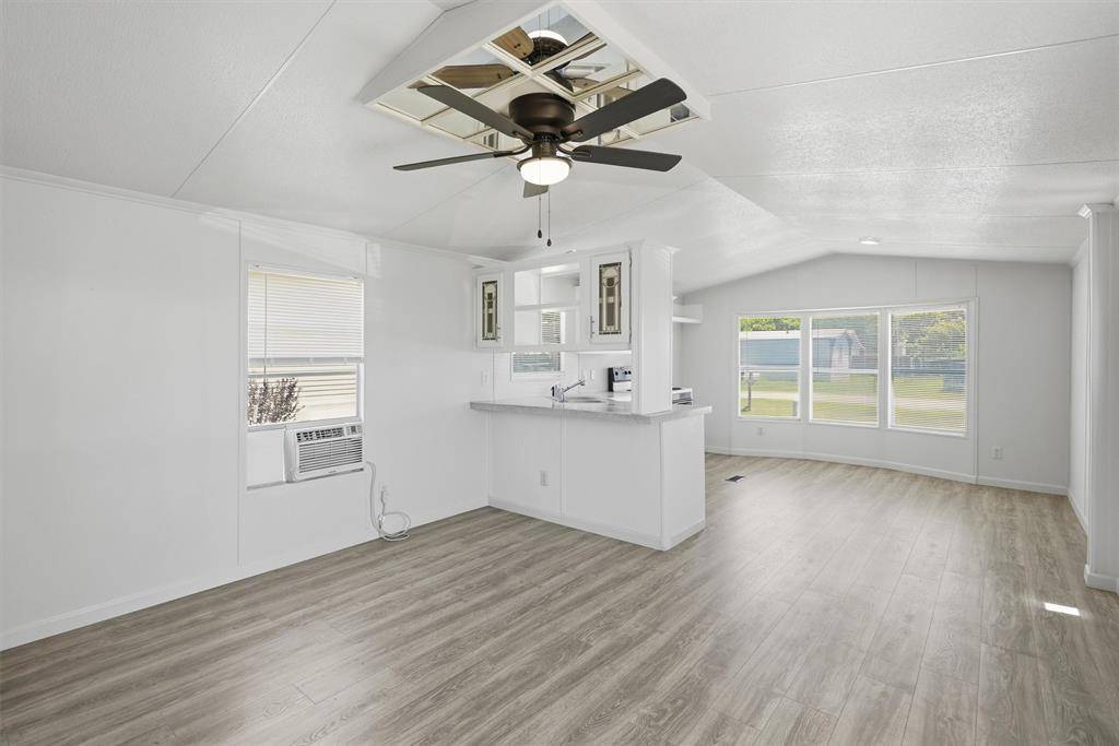 902 Flamingo, Granbury, TX 76049