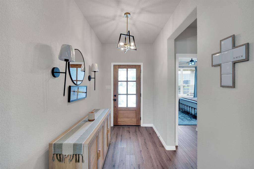 712 Ascot Court, Ennis, TX 75119
