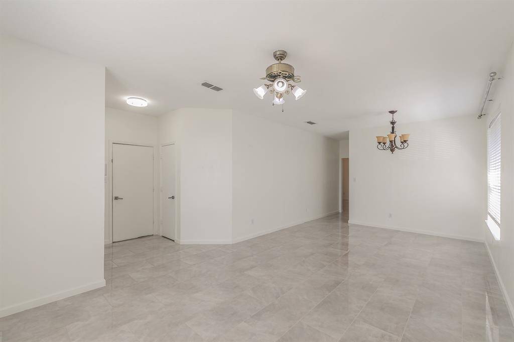 4333 Park Creek Circle N, Fort Worth, TX 76137