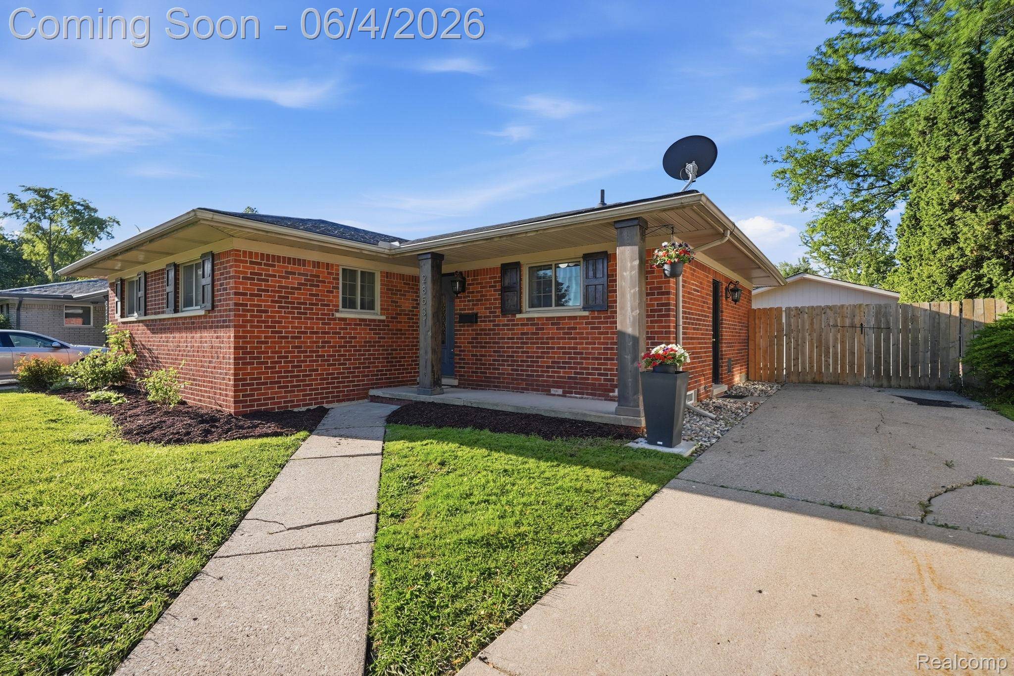 28531 Sunnydale ST, Livonia, MI 48154
