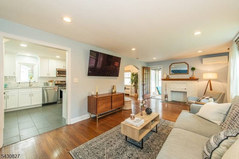 384 Essex Ave, Bloomfield Twp., NJ 07003