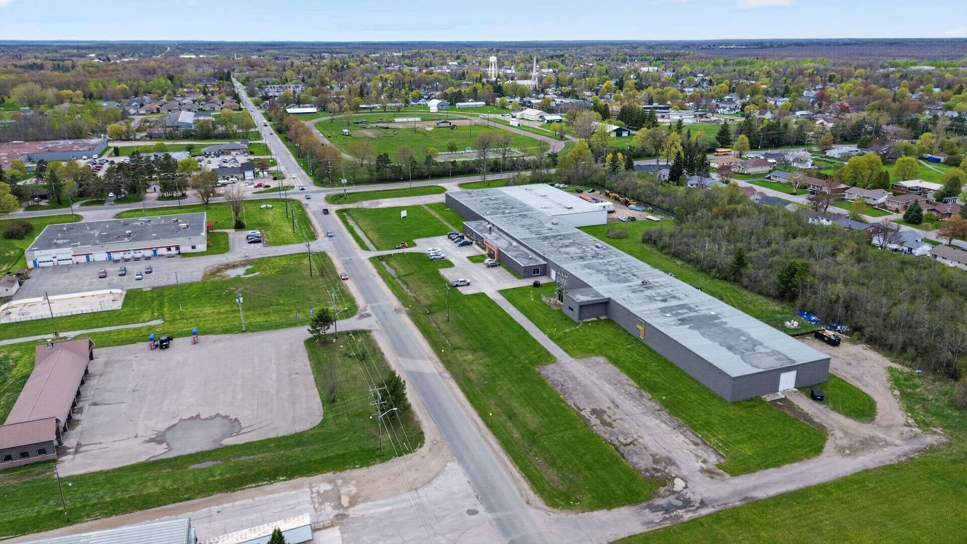 2000 Rogers RD, Perth, ON K7H 1P9