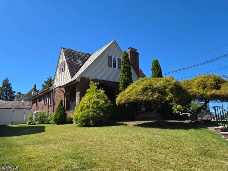 304 Henry St, Hasbrouck Heights Boro, NJ 07604