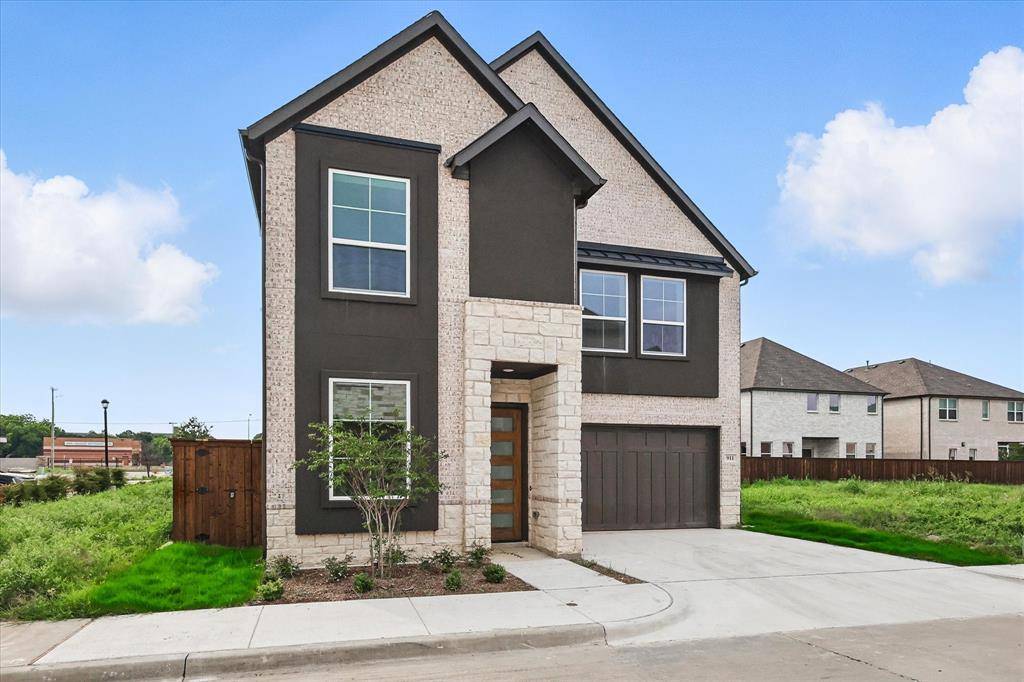 911 Banyan Tree Lane, Richardson, TX 75081