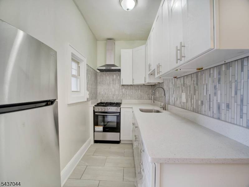 57 Poe Ave #3, Newark City, NJ 07106