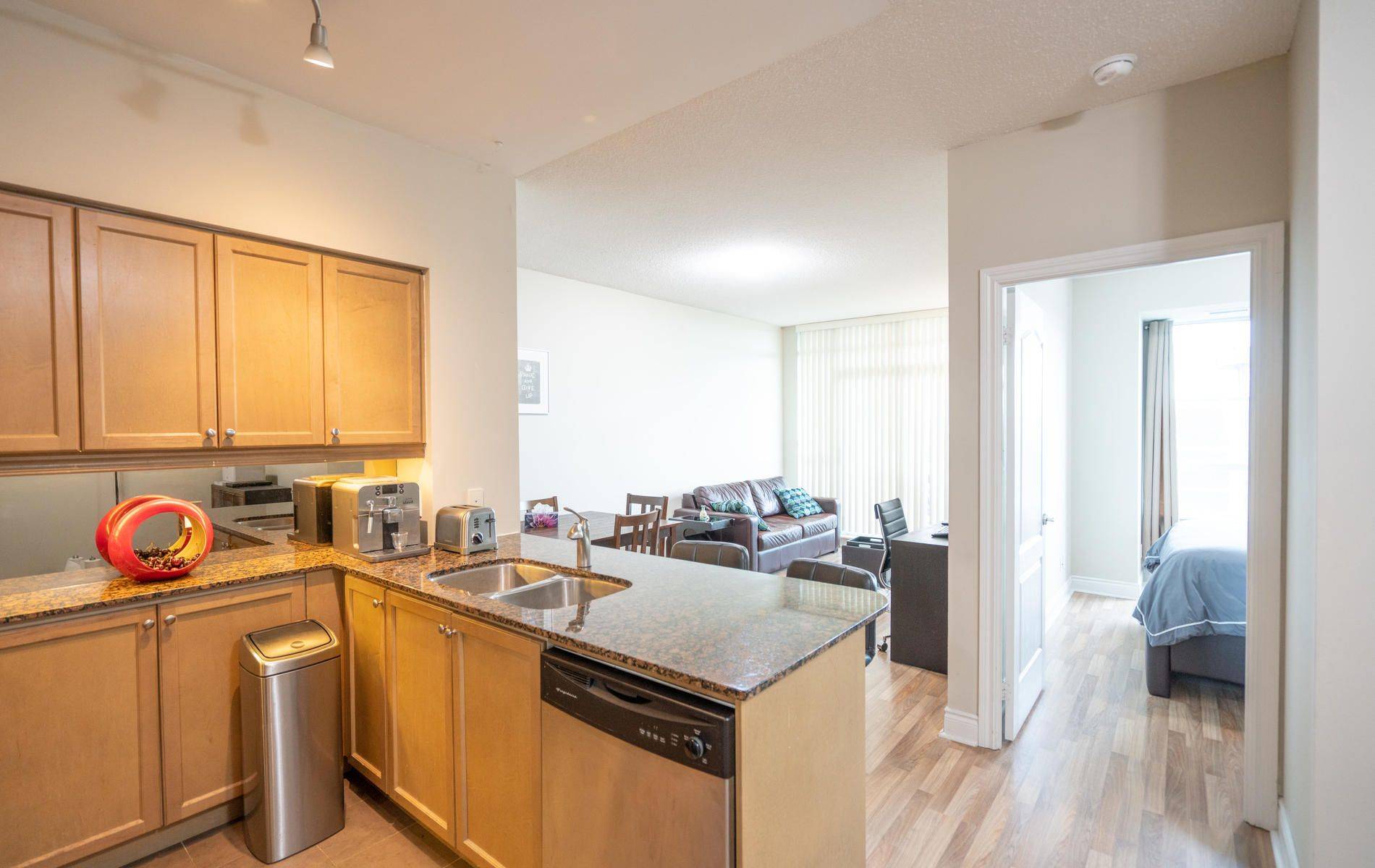 319 Merton ST #805, Toronto C10, ON M4S 1A5