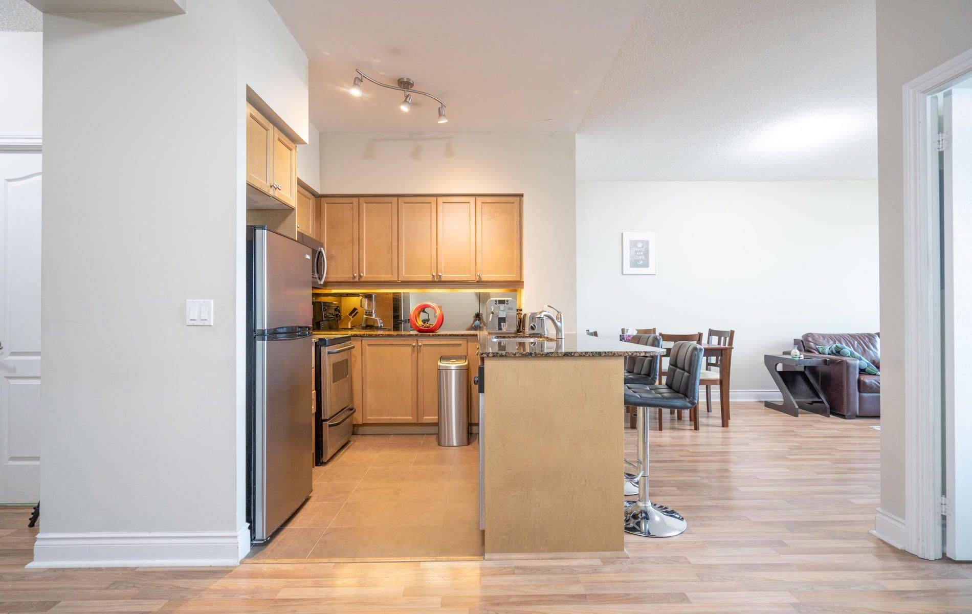 319 Merton ST #805, Toronto C10, ON M4S 1A5