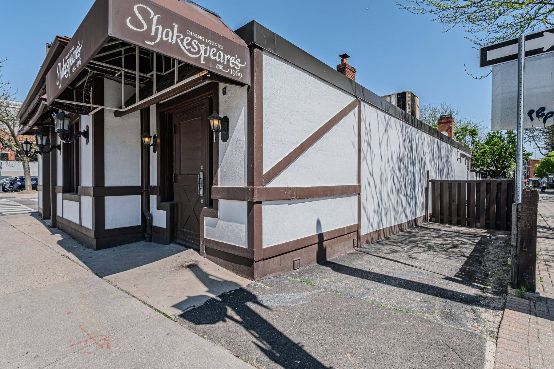 181 Main ST E, Hamilton, ON L8N 1H2