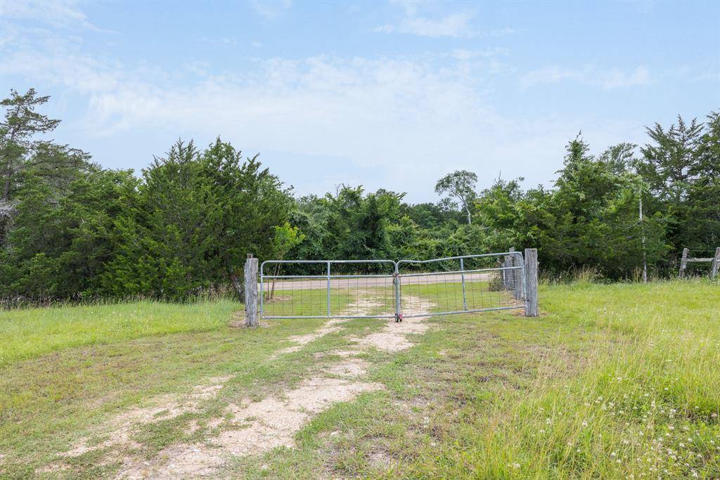 1505 McElroy Lane, No City, TX 78950