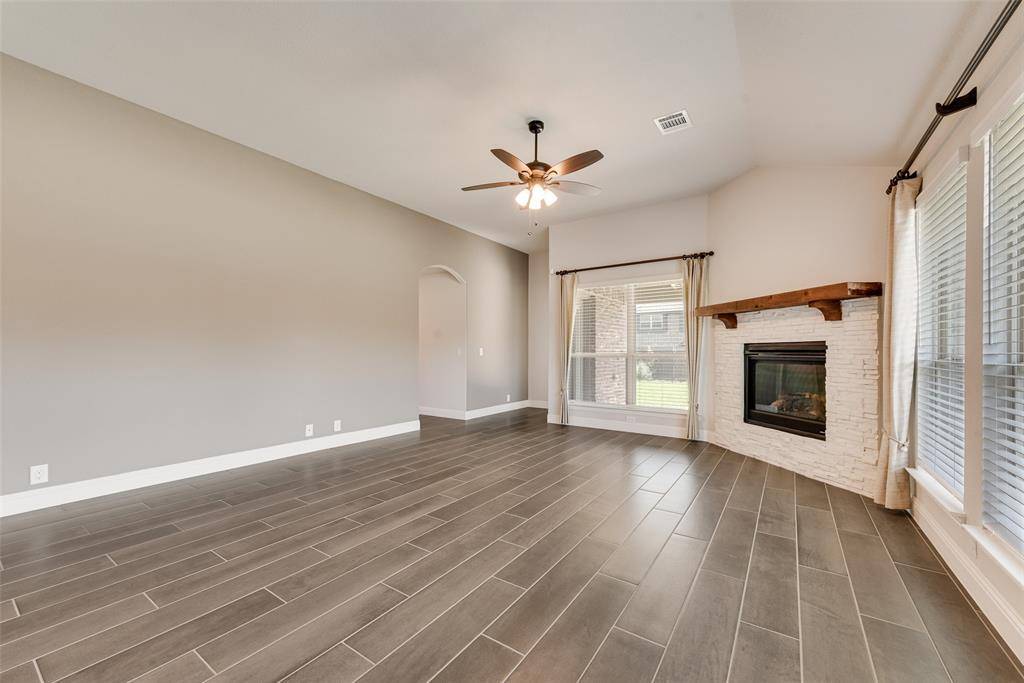 1941 Silverleaf Drive, Glenn Heights, TX 75154