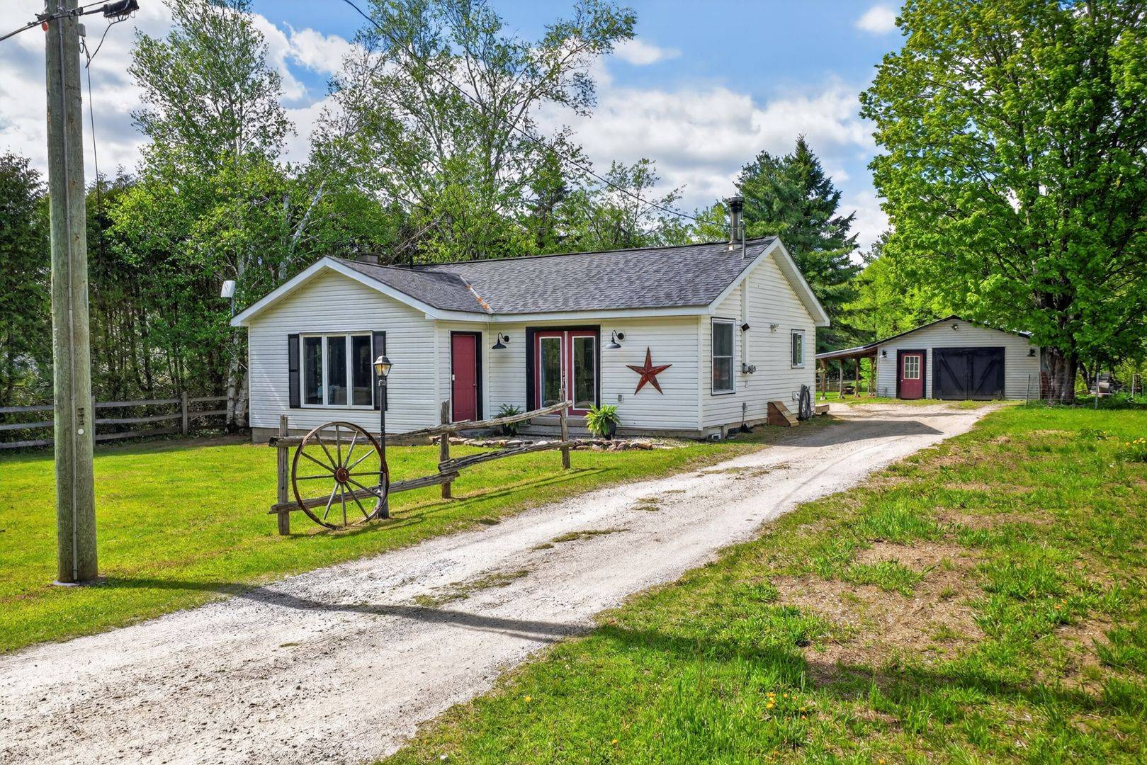 1635 Germania RD, Bracebridge, ON P1L 1X3