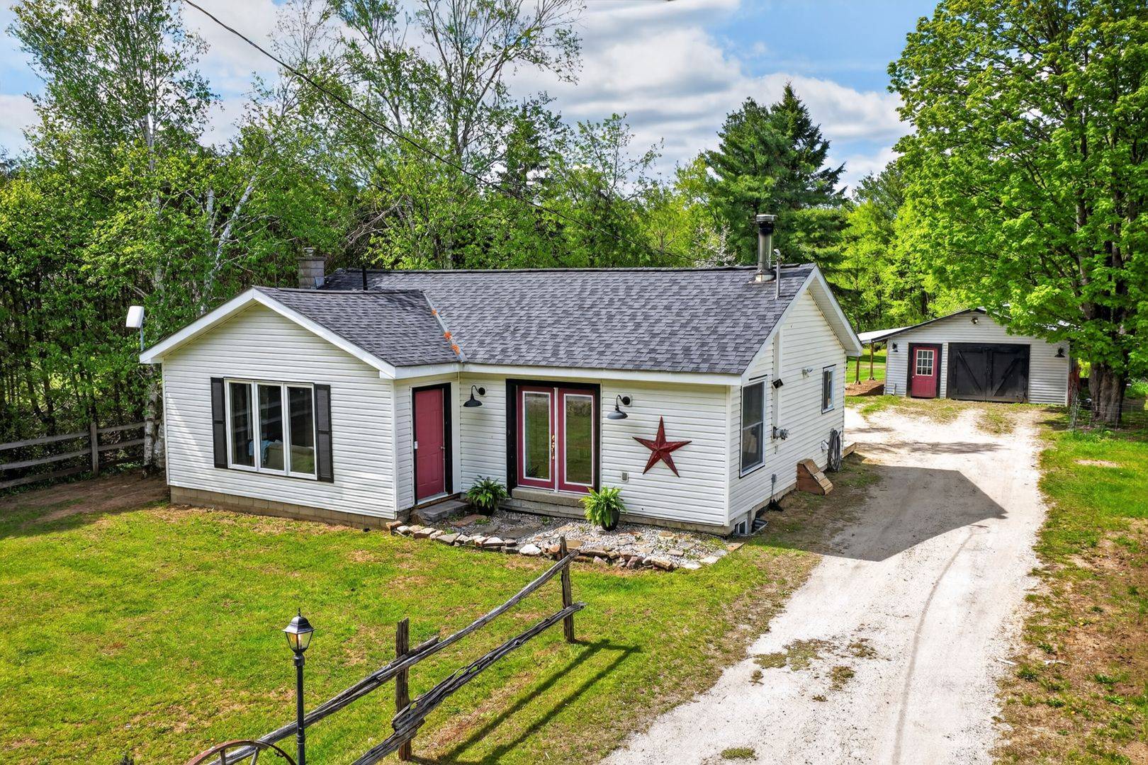 1635 Germania RD, Bracebridge, ON P1L 1X3