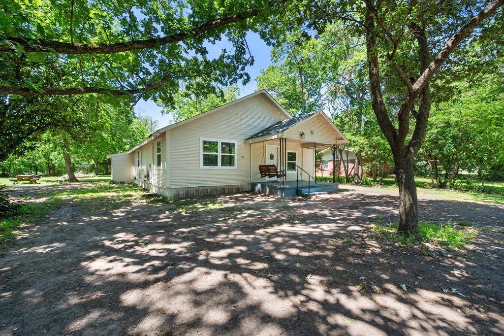 703 N Goodman Avenue, Kerens, TX 75144