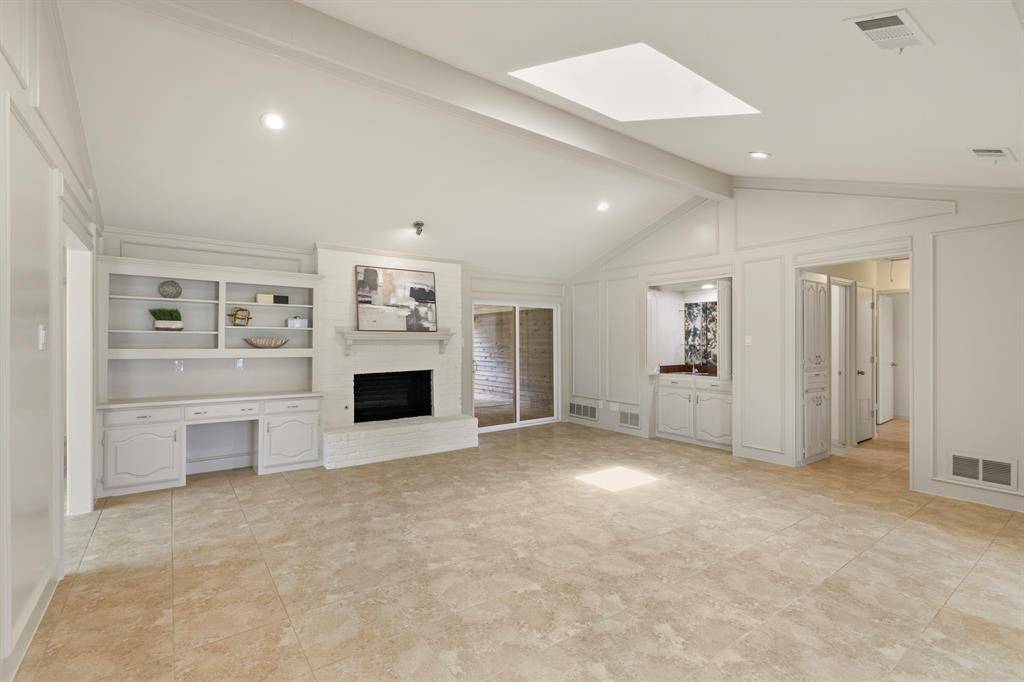 242 Woodcrest Drive, Richardson, TX 75080