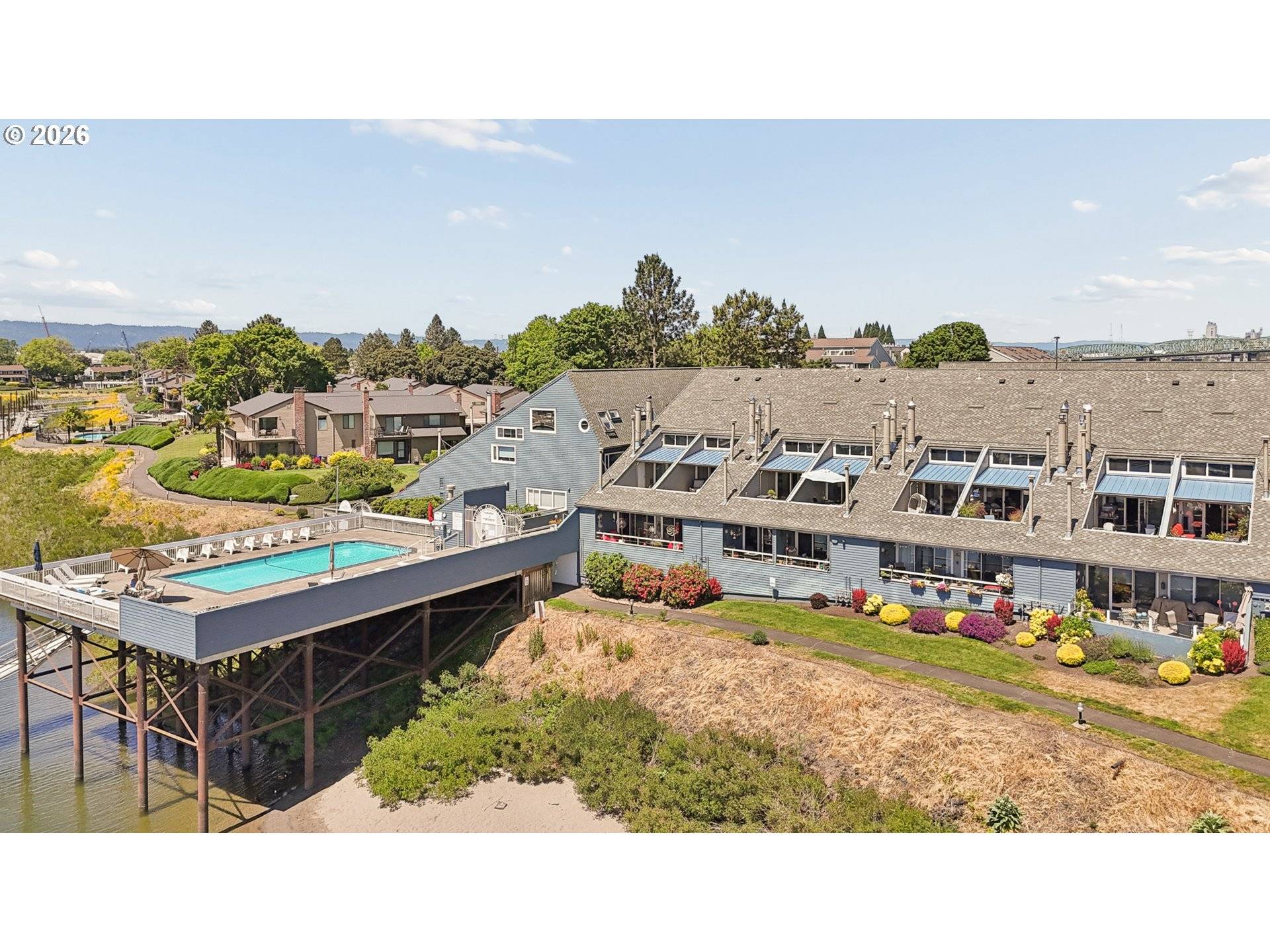 170 N HAYDEN BAY DR, Portland, OR 97217